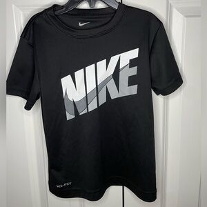 Nike Dri-Fit short sleeve- Boys 6/little kid medium